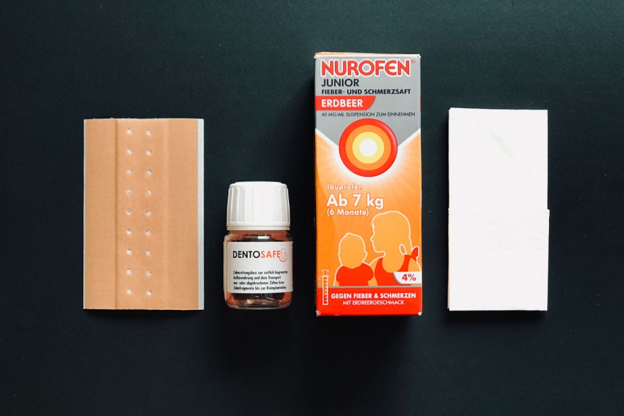 Wenn das Kind sich den Zahn ausgeschlagen hat: Pflaster, Dentosafe und Nurofen
